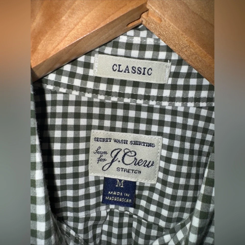 J Crew Men’s Medium Classic‎ Collar Button Down Green White Small Checked